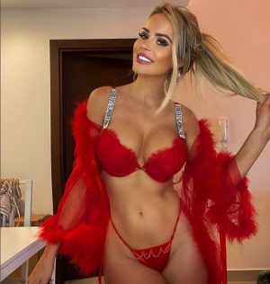 Screenshot 2023-03-30 at 00-21-18 Nicole Farrell (@nicolefarrell_1208) • Instagram photos and ...png