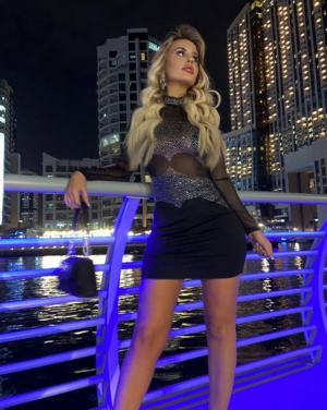 Screenshot 2023-03-30 at 00-21-00 Nicole Farrell (@nicolefarrell_1208) • Instagram photos and ...png