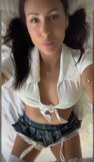 Screenshot_20230221_220454_Samsung Internet.jpg