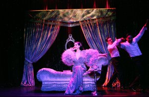 Dita Von Teese Topless Sexy 6 thefappeningblog.com.jpg