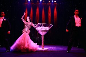 Dita Von Teese Topless Sexy 14 thefappeningblog.com.jpg