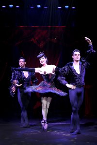 Dita Von Teese Topless Sexy New 14 thefappeningblog.com.jpg