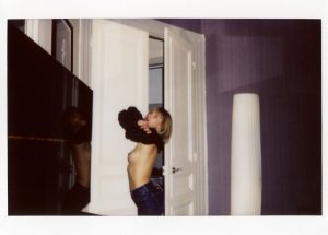 Louise Ropagnol Topless & Sexy 12 thefappeningblog.com.jpg