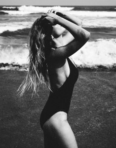 Anna Ewers Nude & Sexy 14 thefappeningblog.com.jpg