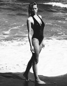 Anna Ewers Nude & Sexy 13 thefappeningblog.com.jpg