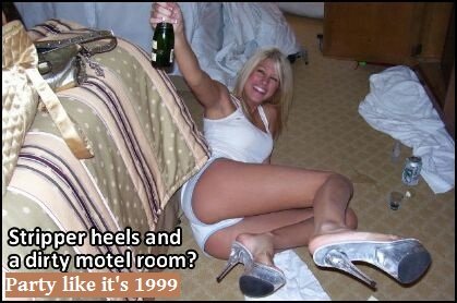 kelly kelly partying drunk wasted like its 1999.jpg