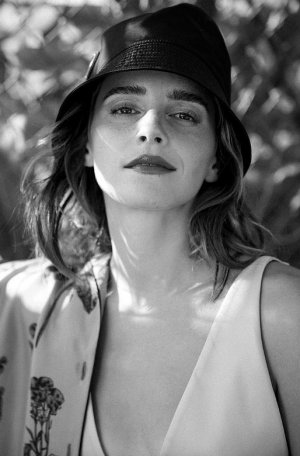 Emma Watson (4).jpg