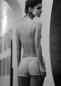 Paula Bulczynska Sexy & Topless 4 thefappeningblog.com.jpg