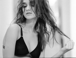 Paula Bulczynska Sexy & Topless 8 thefappeningblog.com.jpg