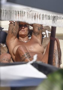 Madeleine Vall Beijner Sexy & Topless 22 thefappeningblog.com.jpg