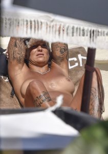 Madeleine Vall Beijner Sexy & Topless 24 thefappeningblog.com.jpg