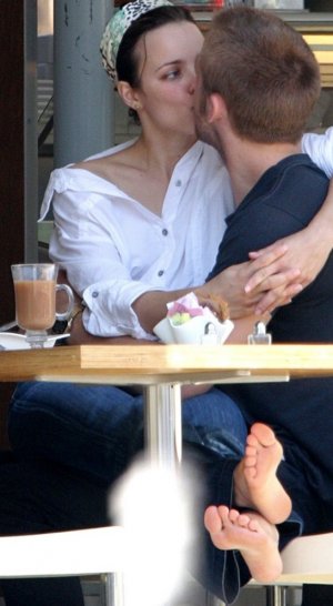 Rachel-McAdams-Feet-1133427.jpg