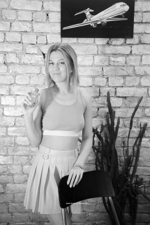 0004-01 thefappeningblog.com.jpg