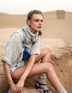 Frida Gustavsson Topless 05.jpg