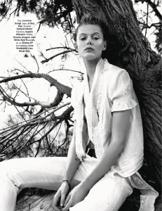 Frida Gustavsson Topless 08.jpg