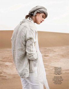 Frida Gustavsson Topless 11.jpg