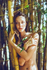 Nathalie Edenburg Naked 12.jpg