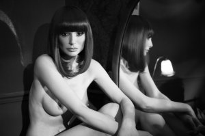 Andrea Lausevic Naked 04.jpg