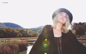 Cora Keegan Naked 08.jpg