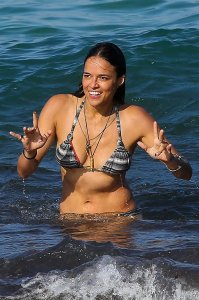 Michelle Rodriguez Sexy 7 thefappeningblog.com.jpg