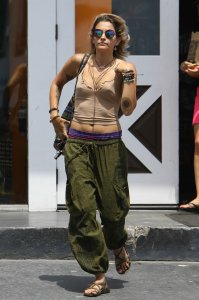 Paris Jackson Braless 5 thefappeningblog.com.jpg