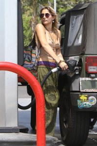Paris Jackson Braless 13 thefappeningblog.com.jpg