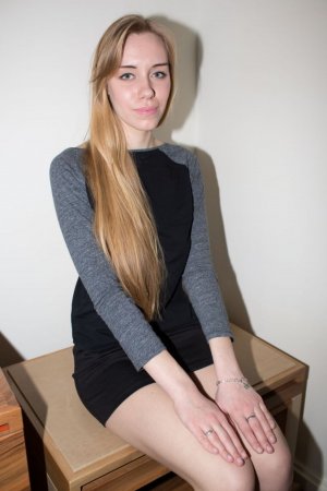 0152-06 thefappeningblog.com.jpg