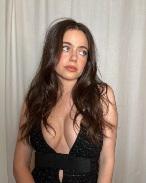 Molly Gordon for _wmag party(image0).JPG