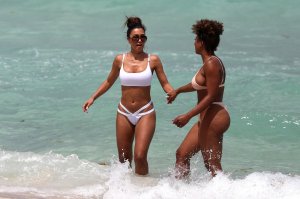 Metisha Schaefer Sexy 15 thefappeningblog.com.jpg