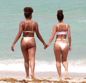 Metisha Schaefer Sexy 43 thefappeningblog.com.jpg