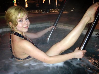 984229275_jennette_mccurdy_leaked_122_186lo.jpg