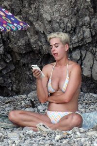 Katy Perry Sexy 34 thefappeningblog.com.jpg