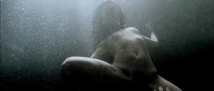 Renegade (2004).mp4_snapshot_01.55.48.814.jpg