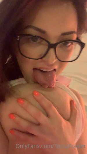 Tessa_Fowler_Nude_Titty_Lick_OnlyFans_Video_Leaked-HWNSND.jpg