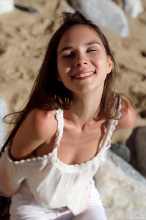 0011-15 thefappeningblog.com.jpg