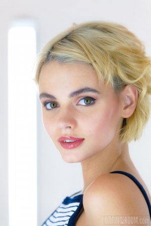 0001-02 thefappeningblog.com.jpg