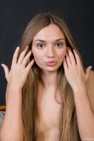 0008-05 thefappeningblog.com.jpg