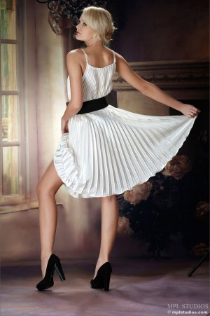 0009-02 thefappeningblog.com.jpg