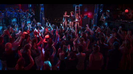 Hard Feelings (2023).mp4_snapshot_01.26.53.672.jpg