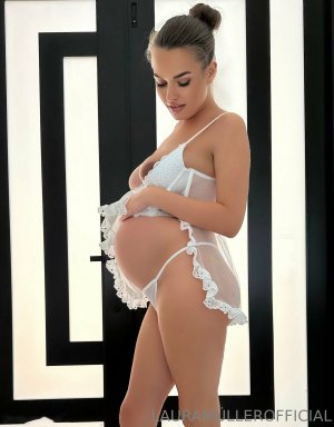 Laura Müller - Sahneschnitte 06.jpg