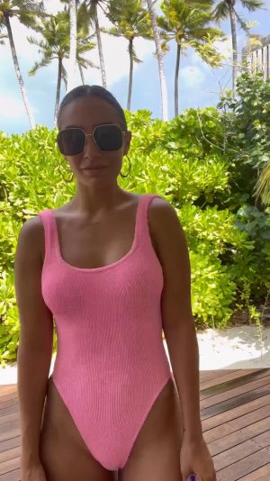 SaveInsta.App - 3117892077664286193_49931798.mp4_snapshot_00.19_[2023.06.04_19.20.13].jpg