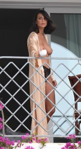 Claudia Galanti Topless 38 thefappeningblog.com.jpg