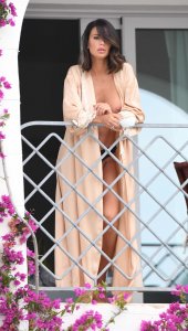 Claudia Galanti Topless 51 thefappeningblog.com.jpg