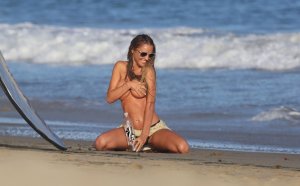 Charlie Riina Sexy Topless 6 thefappeningblog.com.jpg