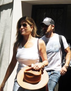 Jennifer Aniston Pokies 7 thefappeningblog.com.jpg