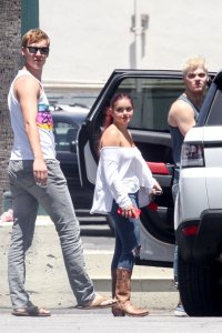 Ariel Winter Braless 17 thefappeningblog.com.jpg