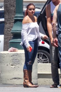 Ariel Winter Braless 16 thefappeningblog.com.jpg