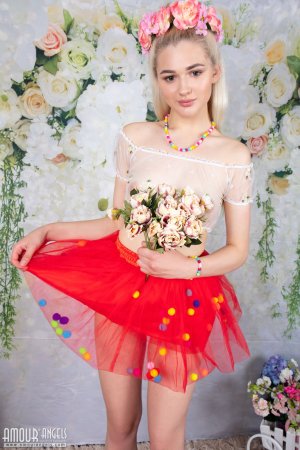 0009-04 thefappeningblog.com.jpg