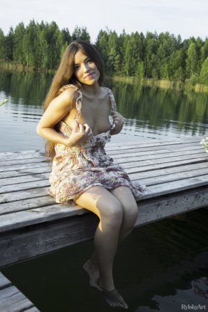 0009-10 thefappeningblog.com.jpg