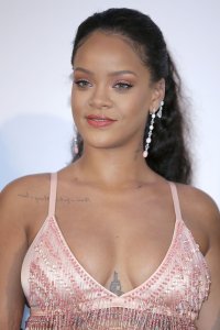 Rihanna Sexy 22 thefappeningblog.com.jpg